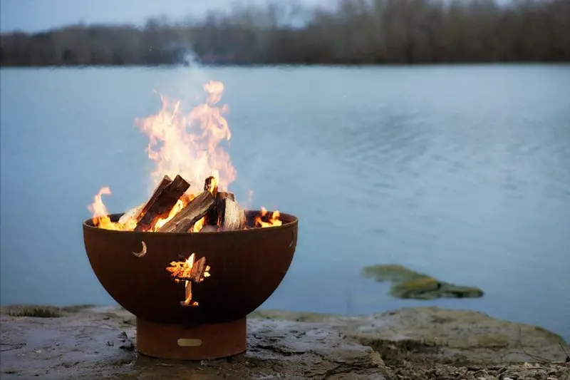 Tropical Moon 36-Inch Wood-Burning Fire Pit – Hand-Forged Outdoor Hearth 1